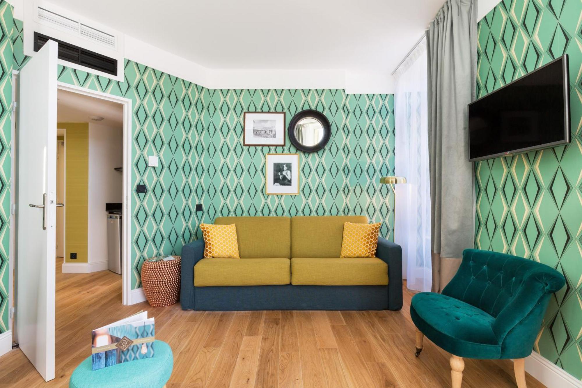 One-Bedroom Apartment,1436918059:JPEG